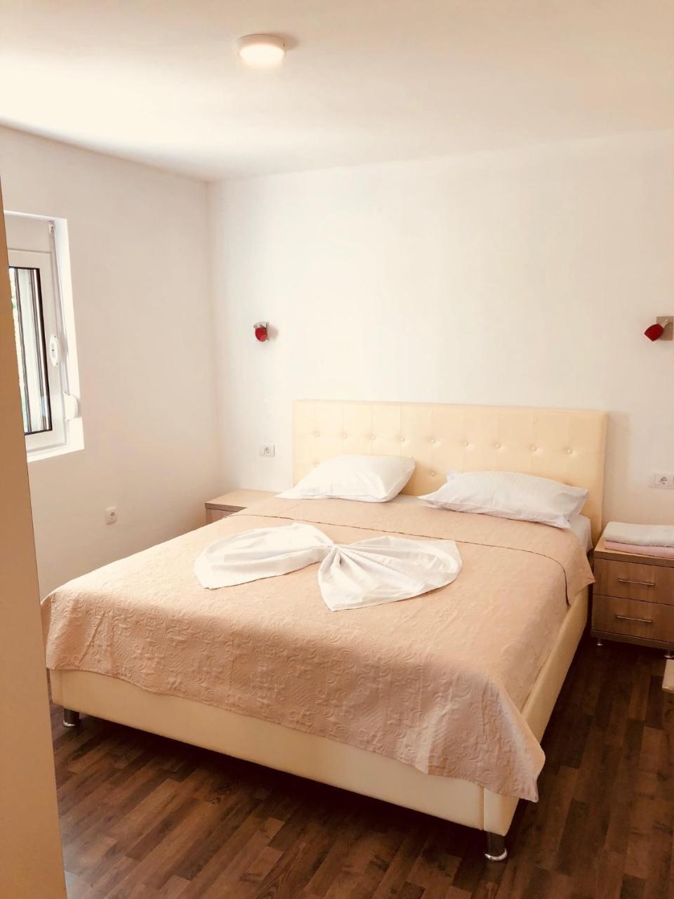 Delfini Holiday Homes Ulcinj Bagian luar foto